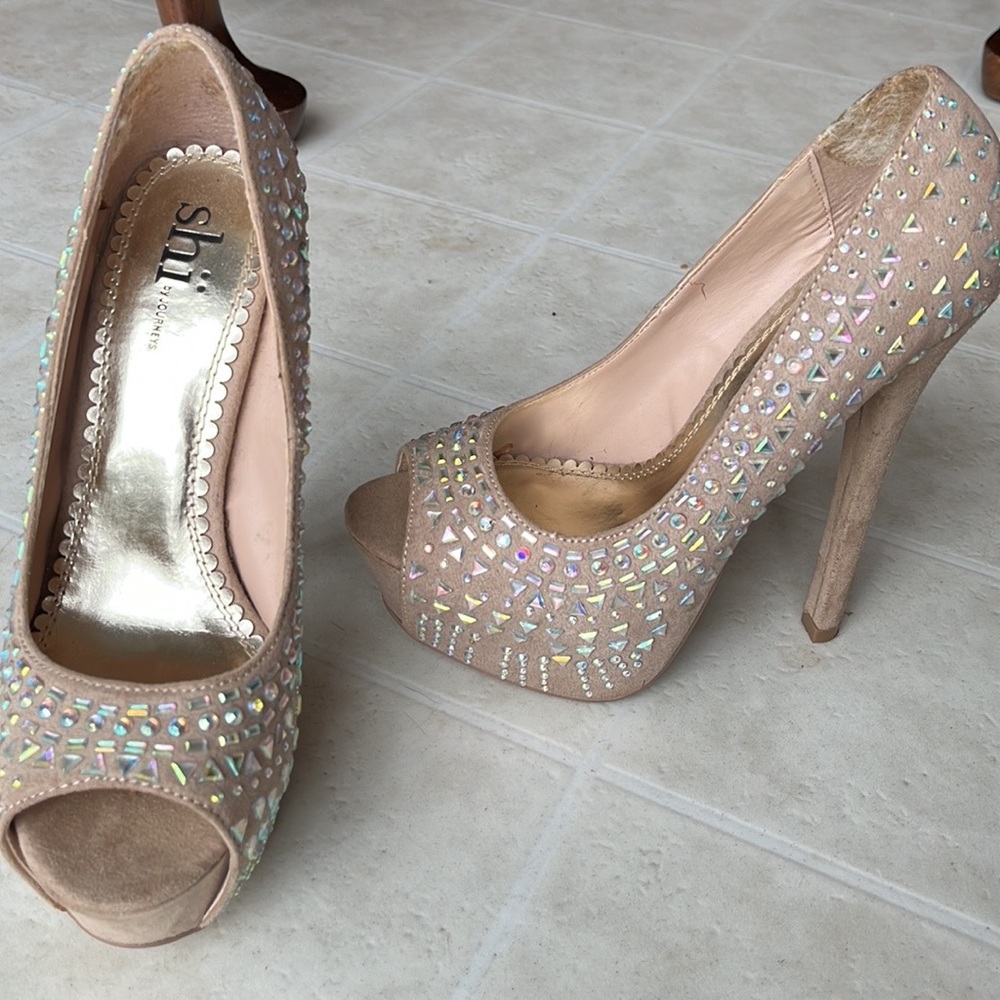 Shi by journeys open toed pump’s
